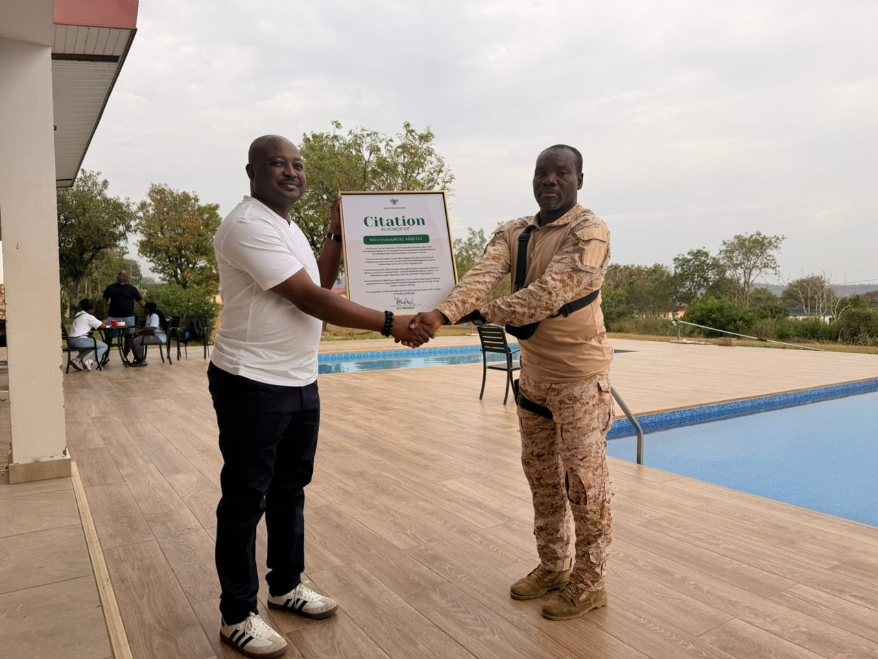 WO1 Emmanuel Adjetey receiving a citation